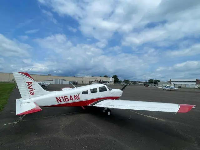 N164AV Exterior