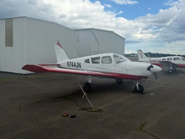 N744JN Exterior